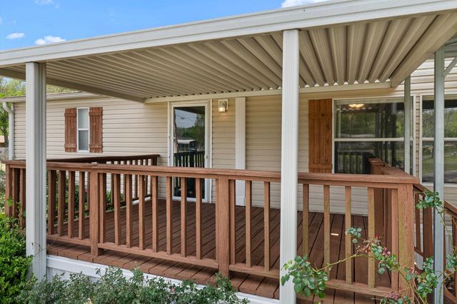 137 Smith Dr, Kilgore, TX 75662