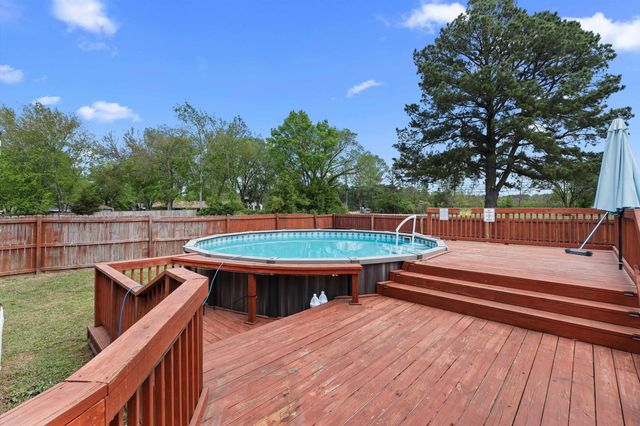 137 Smith Dr, Kilgore, TX 75662