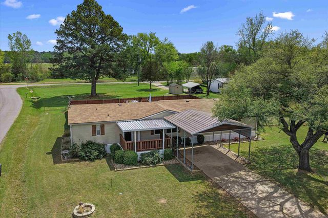 137 Smith Dr, Kilgore, TX 75662