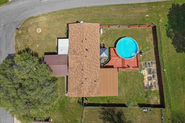 137 Smith Dr, Kilgore, TX 75662