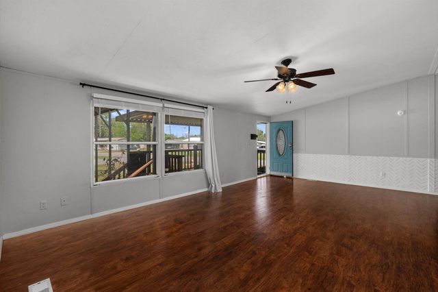 137 Smith Dr, Kilgore, TX 75662