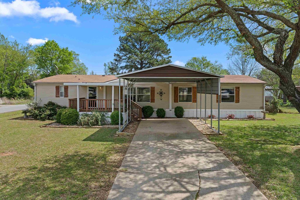 137 Smith Dr, Kilgore, TX 75662