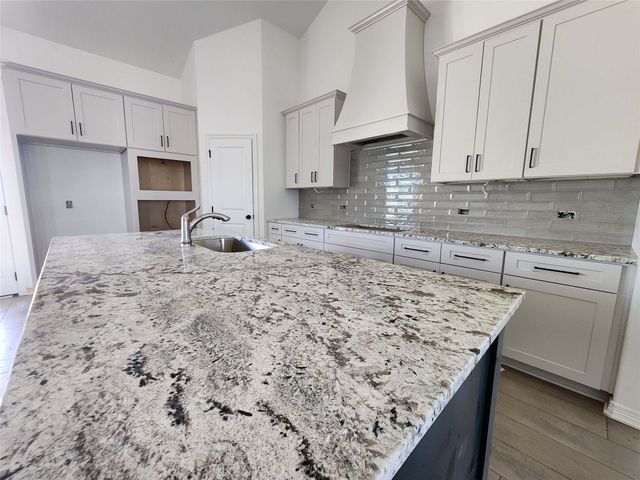701 Golden Eagle DR, Salado, TX 76571