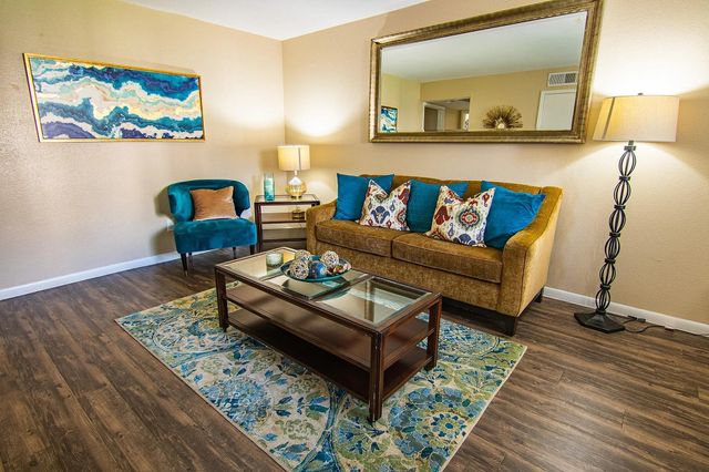 15100 Golden Eagle Drive 105, Humble, TX 77396