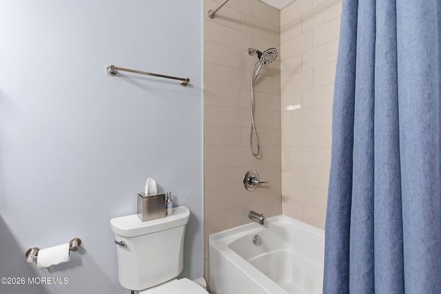198 Deepdale Drive, Middletown, NJ 07748