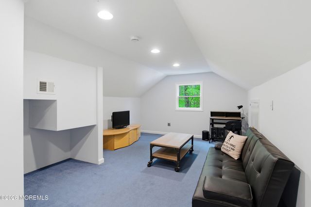 198 Deepdale Drive, Middletown, NJ 07748