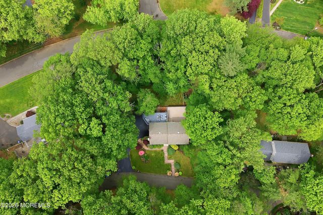 198 Deepdale Drive, Middletown, NJ 07748