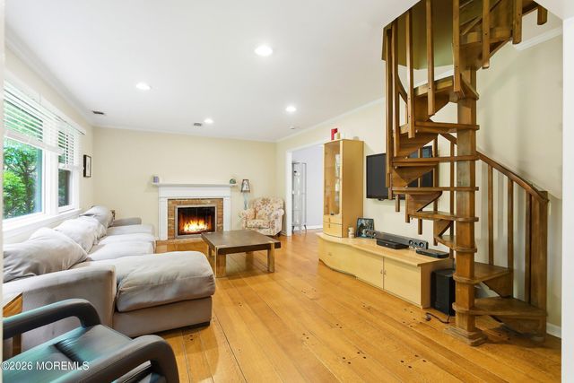 198 Deepdale Drive, Middletown, NJ 07748