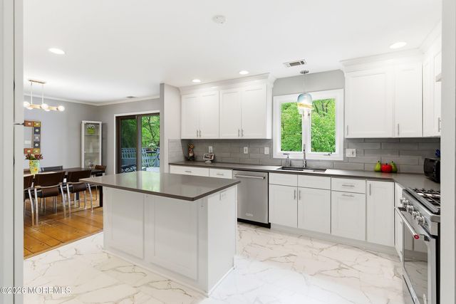 198 Deepdale Drive, Middletown, NJ 07748