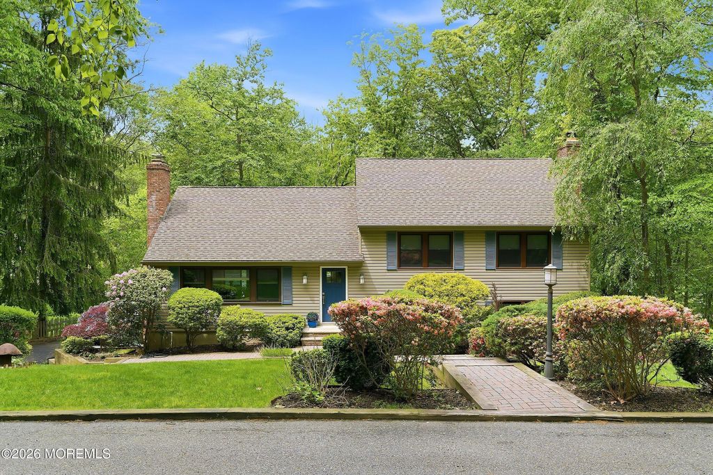 198 Deepdale Drive, Middletown, NJ 07748