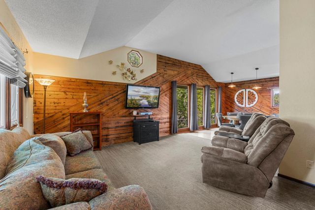 820 Ashland Street S, Cambridge, MN 55008