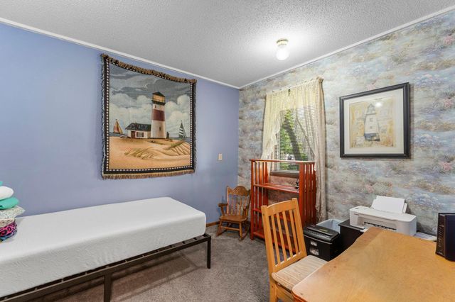 820 Ashland Street S, Cambridge, MN 55008
