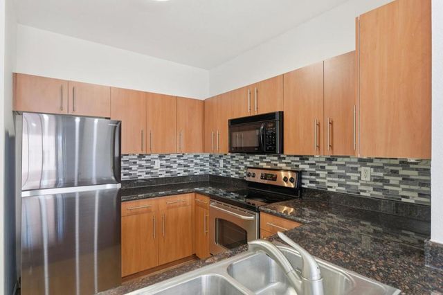 1060 S 3rd Street 202, San Jose, CA 95112