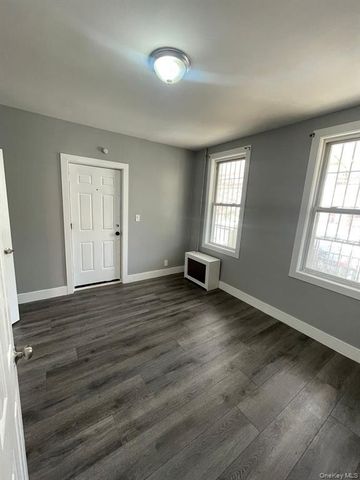 1038 E 224th Street, Bronx, NY 10466