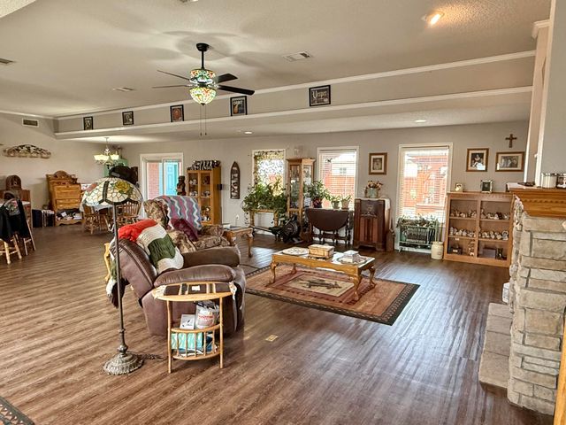 19 Ridgeview, Farwell, TX 79325