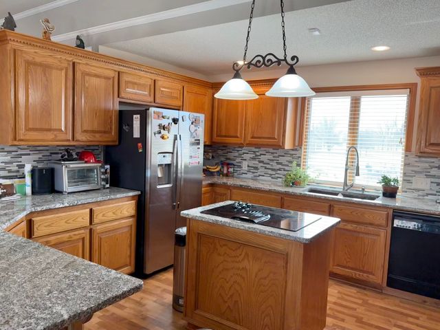 19 Ridgeview, Farwell, TX 79325