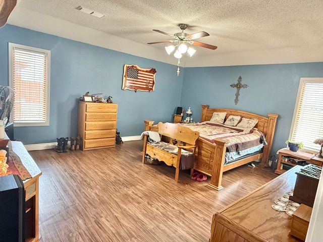 19 Ridgeview, Farwell, TX 79325