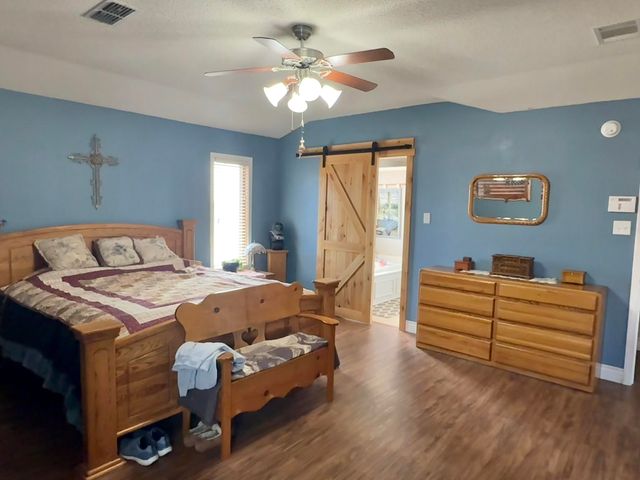 19 Ridgeview, Farwell, TX 79325