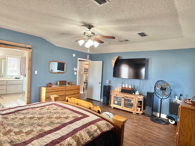 19 Ridgeview, Farwell, TX 79325