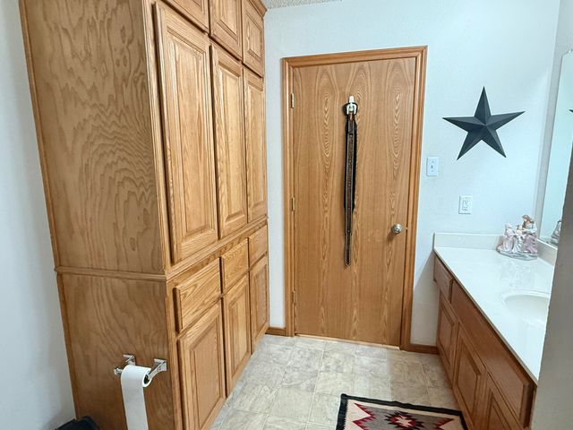 19 Ridgeview, Farwell, TX 79325