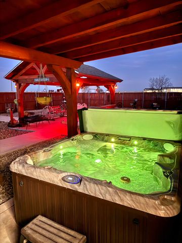 19 Ridgeview, Farwell, TX 79325