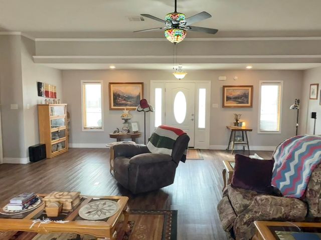 19 Ridgeview, Farwell, TX 79325