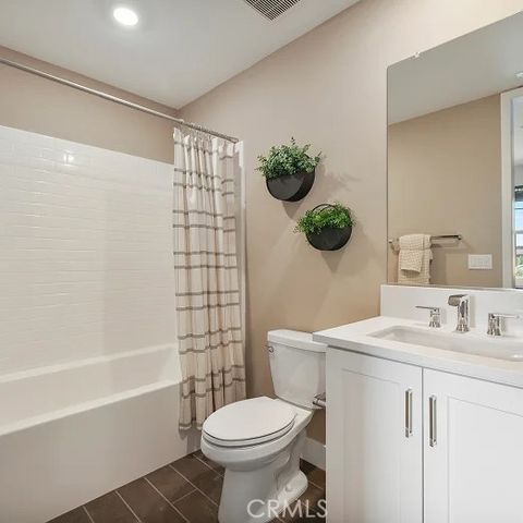 24349 Camino Oceano, Valencia, CA 91354