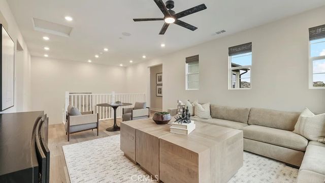 24349 Camino Oceano, Valencia, CA 91354