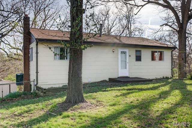 208 Major Drive, Fenton, MO 63026