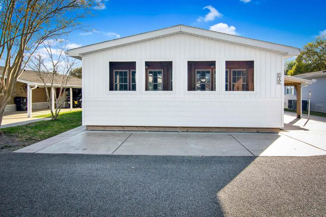 465 Sandpebble Dr., Surfside Beach, SC 29575