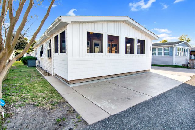 465 Sandpebble Dr., Surfside Beach, SC 29575