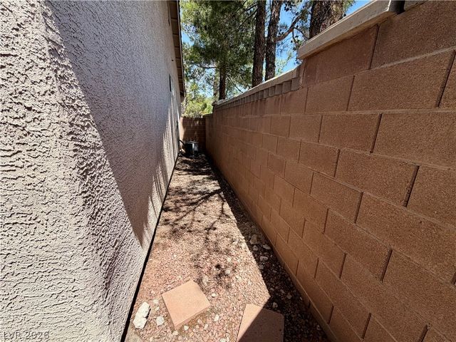 10353 Sloping Hill Avenue, Las Vegas, NV 89129