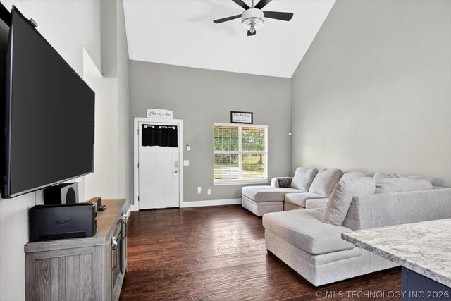610 N Main Street, Wagoner, OK 74467