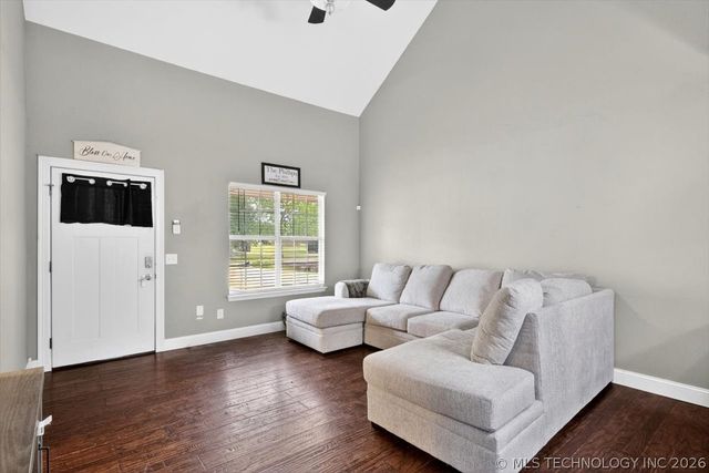 610 N Main Street, Wagoner, OK 74467