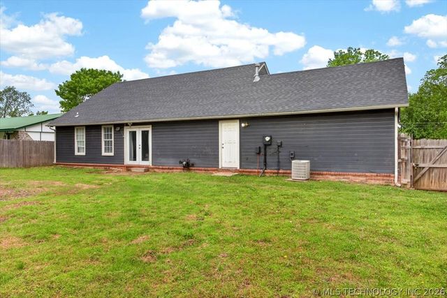 610 N Main Street, Wagoner, OK 74467