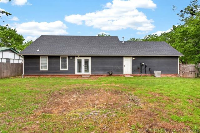 610 N Main Street, Wagoner, OK 74467