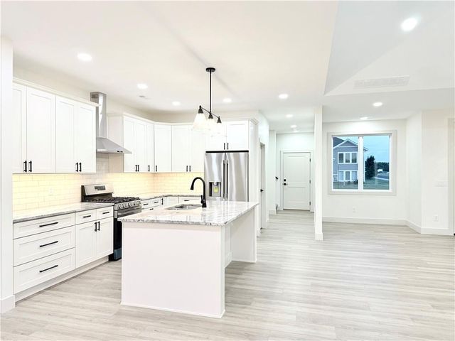 2804 Craftsman Drive, Sedalia, MO 65301