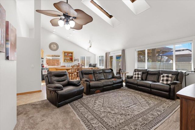 3053 Adams Circle, Medford, OR 97504