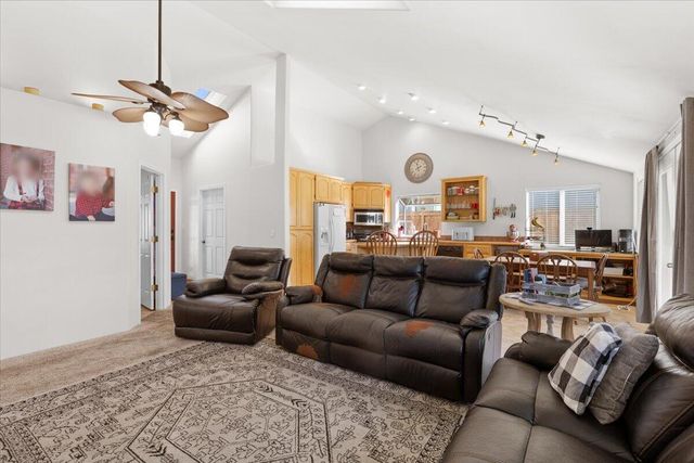 3053 Adams Circle, Medford, OR 97504