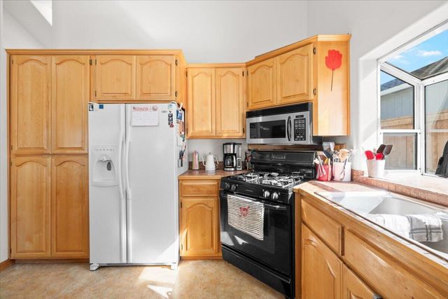 3053 Adams Circle, Medford, OR 97504