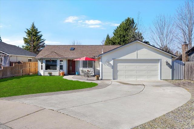 3053 Adams Circle, Medford, OR 97504