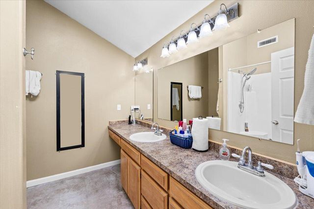 3053 Adams Circle, Medford, OR 97504