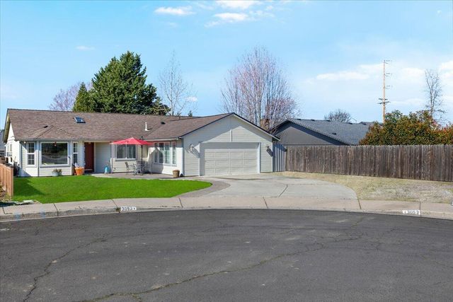 3053 Adams Circle, Medford, OR 97504
