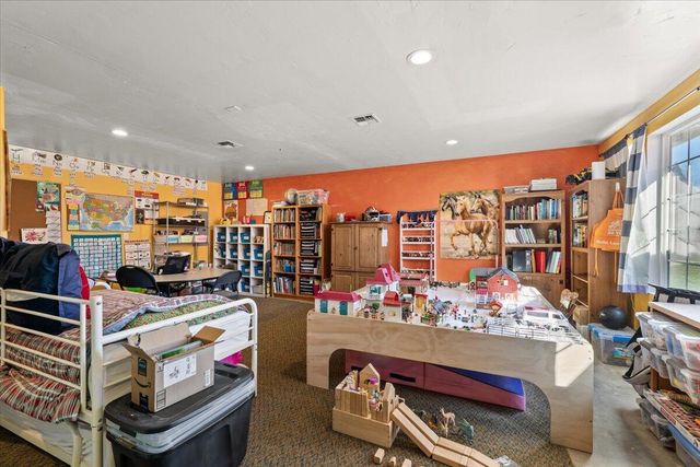 3053 Adams Circle, Medford, OR 97504