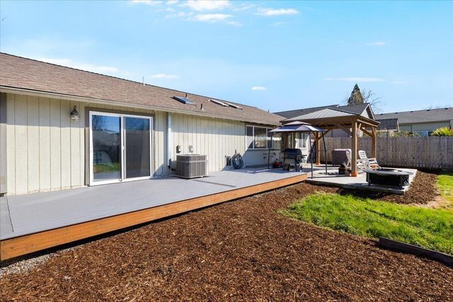 3053 Adams Circle, Medford, OR 97504