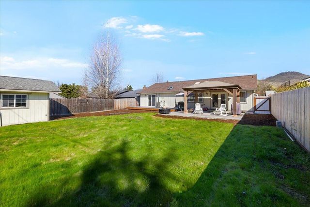 3053 Adams Circle, Medford, OR 97504