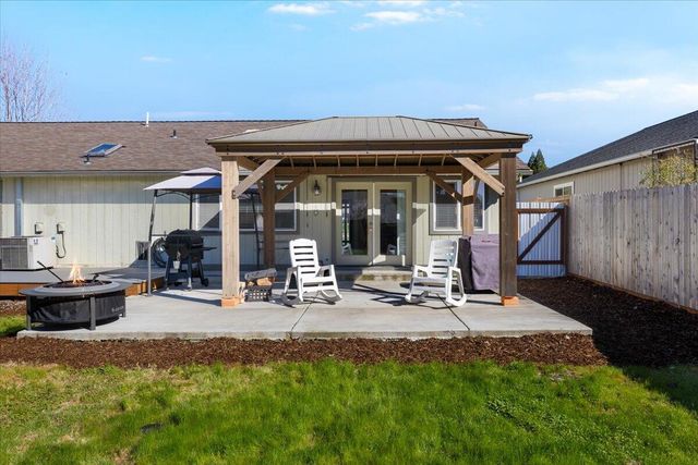 3053 Adams Circle, Medford, OR 97504