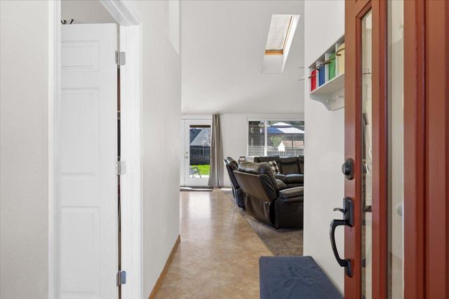 3053 Adams Circle, Medford, OR 97504