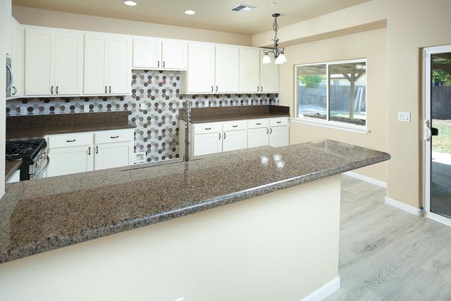 1406 Sundance Dr, Plumas Lake, CA 95961