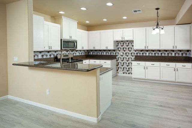 1406 Sundance Dr, Plumas Lake, CA 95961